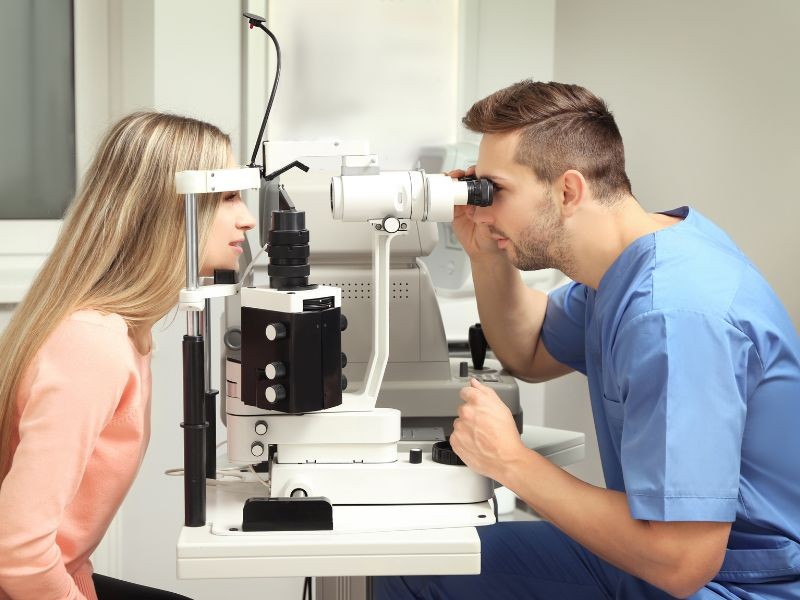 Lente Intraocular: Qual a Diferença entre a Monofocal e a Multifocal?