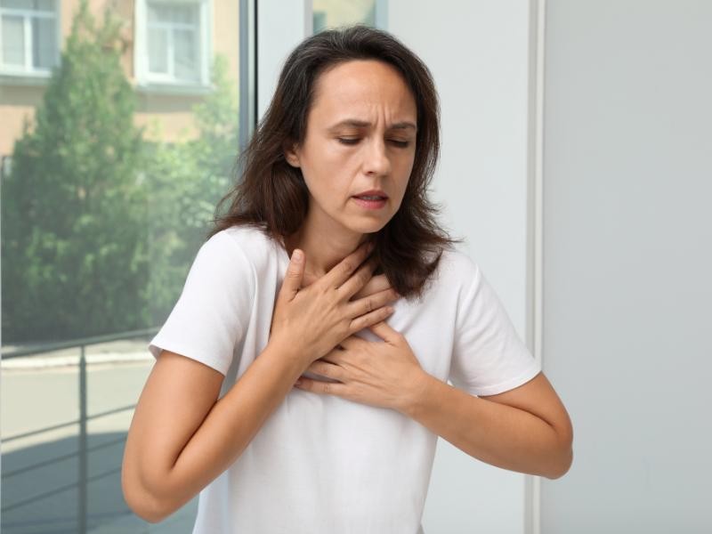 Sempre que Subo Escadas Tenho Falta de Ar: Devo Procurar um Cardiologista?